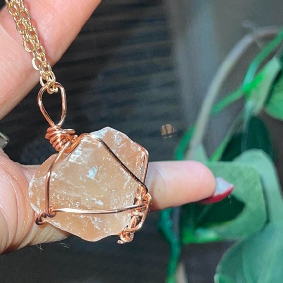 Orange calcite necklace - Picture 5 of 5